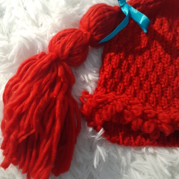 Adult Women's Winter Hat Party Costume Accessory Braided Pigtail Wig Red. - Picture 3 of 7